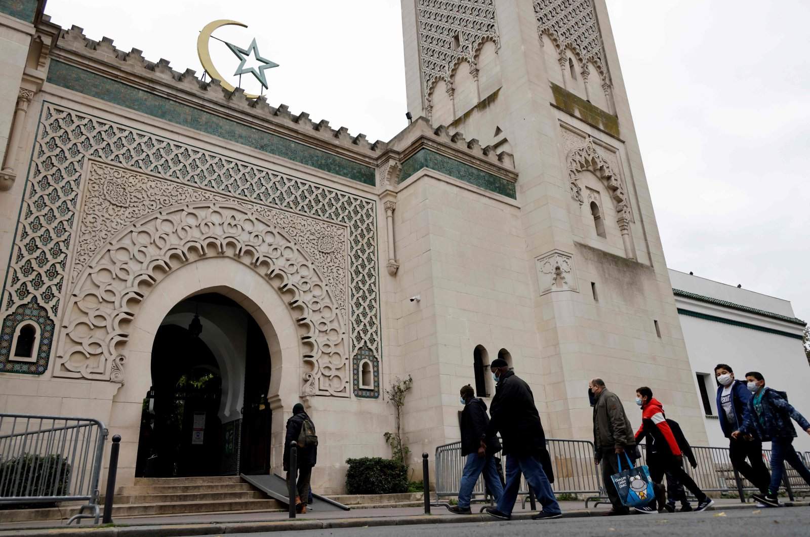 Foto Daily Sabah.jpg -  U Francuskoj će narednih dana biti pregledano 76 džamija
